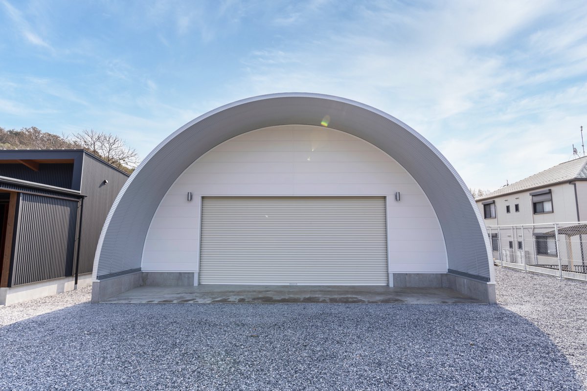 【倉庫】広い空間を実現！アール形状の美しい建物スチールアーチ